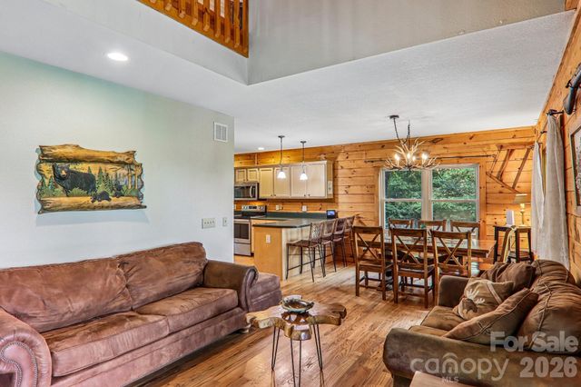 1064 Point Of View Drive, Waynesville, NC 28785