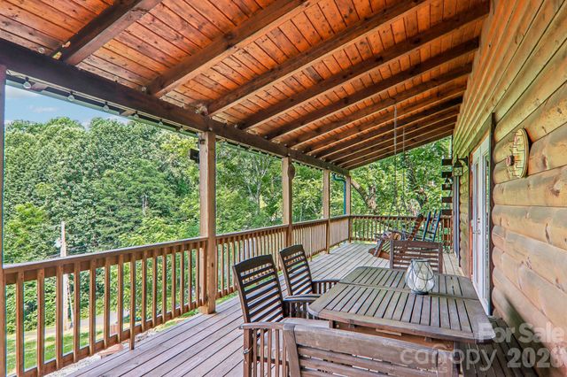 1064 Point Of View Drive, Waynesville, NC 28785