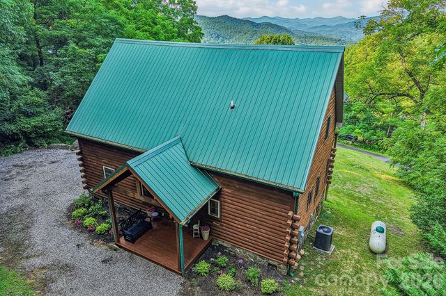 1064 Point Of View Drive, Waynesville, NC 28785