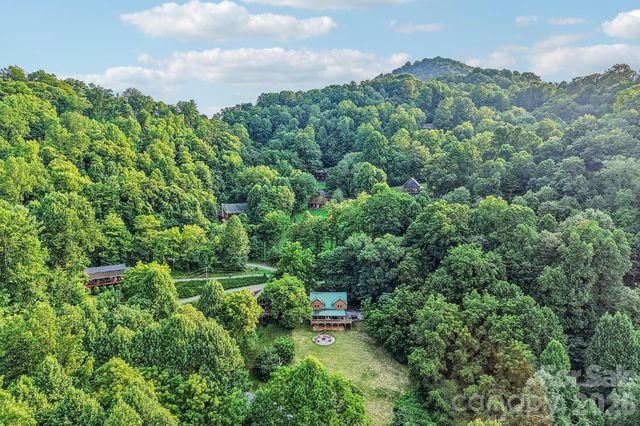 1064 Point Of View Drive, Waynesville, NC 28785