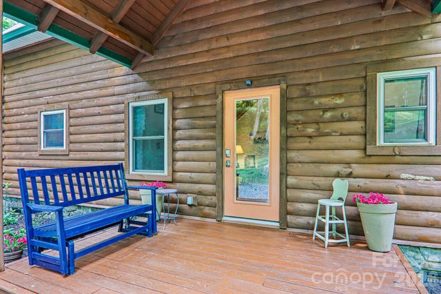1064 Point Of View Drive, Waynesville, NC 28785