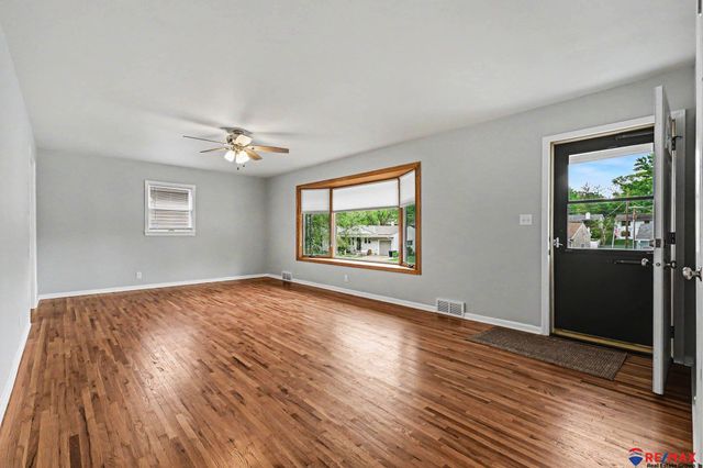 3206 Wallace Avenue, Bellevue, NE 68005