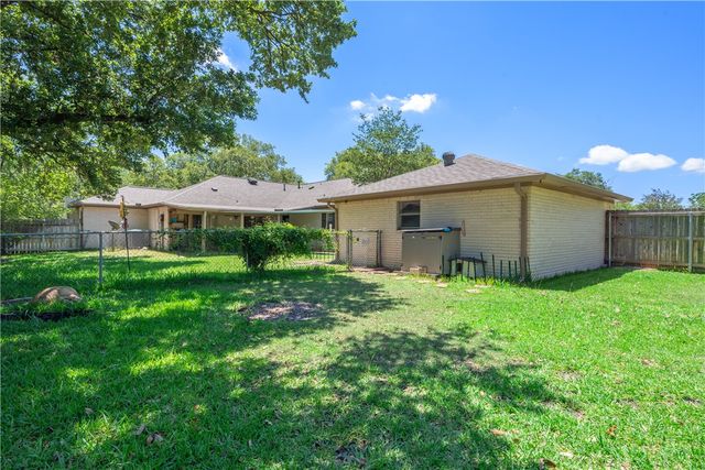 1818 Bee Creek Drive, College Station, TX 77840