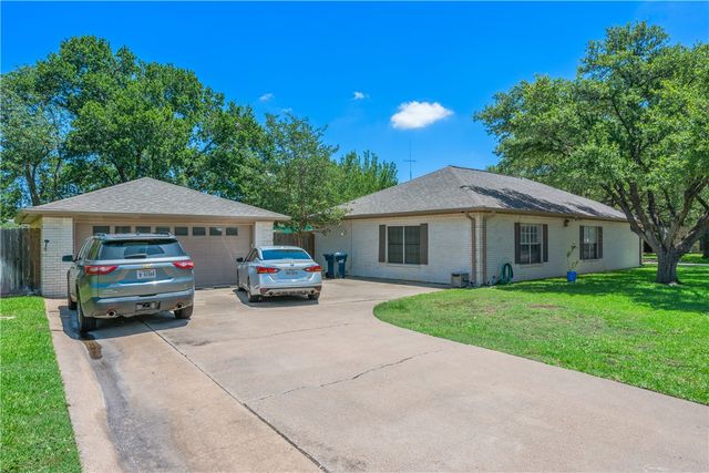 1818 Bee Creek Drive, College Station, TX 77840