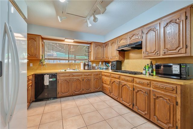 1818 Bee Creek Drive, College Station, TX 77840