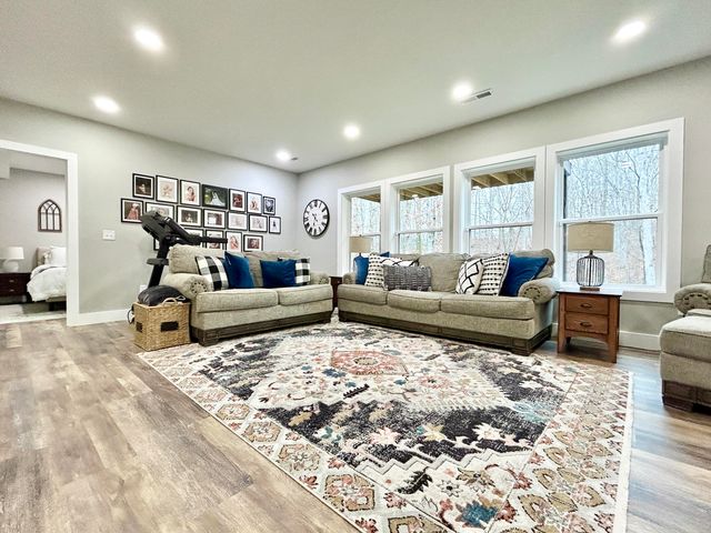 387 Falls Creek Way, Somerset, KY 42503