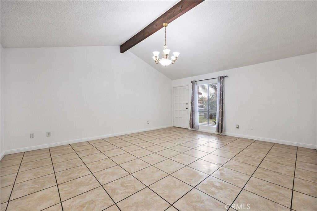 Image 18 of property listing at 4605 Parkwood Court, Bakersfield, CA 93309