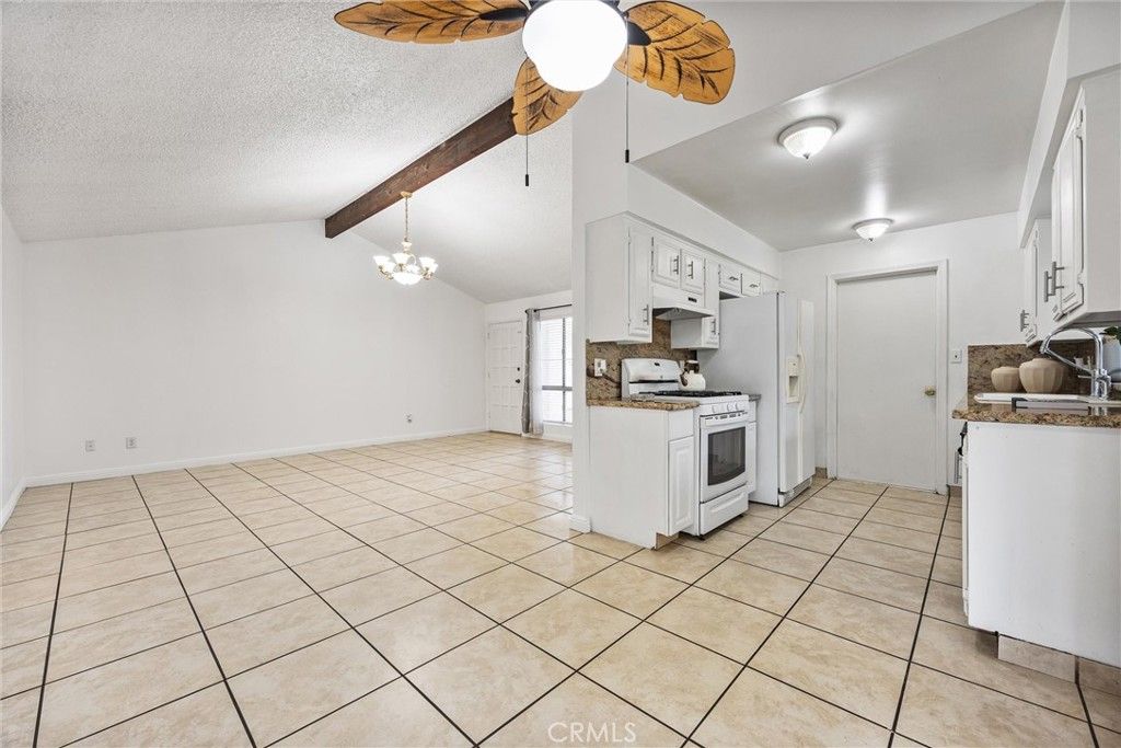 Image 21 of property listing at 4605 Parkwood Court, Bakersfield, CA 93309