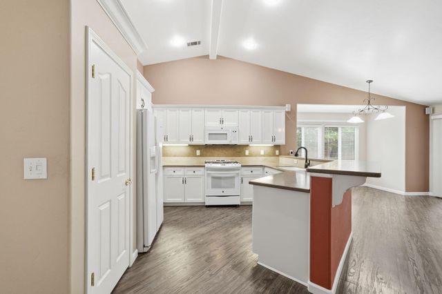 3261 Misty Glen Drive, Redding, CA 96001