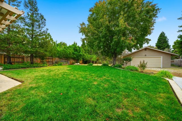 3261 Misty Glen Drive, Redding, CA 96001