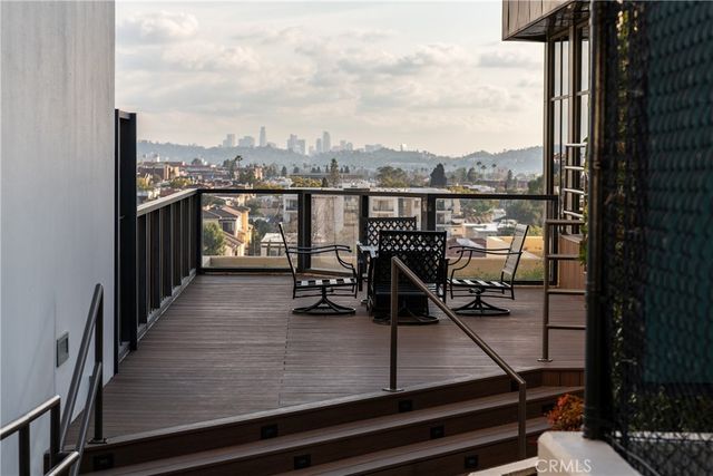 345 Pioneer 905, Glendale, CA 91203