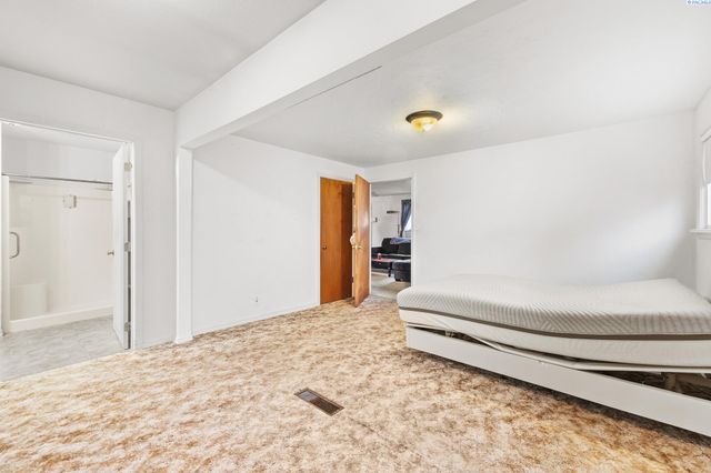 1511 N 18th, Pasco, WA 99301