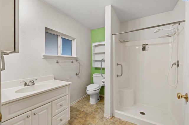 1511 N 18th, Pasco, WA 99301