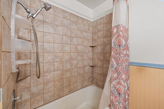 1511 N 18th, Pasco, WA 99301