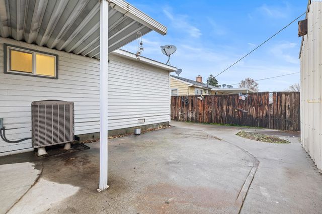 1511 N 18th, Pasco, WA 99301