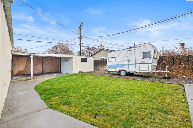 1511 N 18th, Pasco, WA 99301