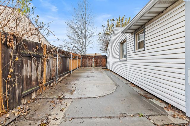 1511 N 18th, Pasco, WA 99301