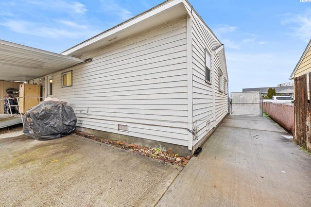 1511 N 18th, Pasco, WA 99301