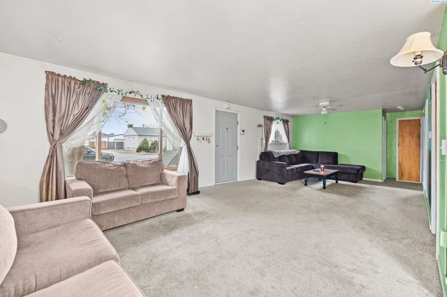 1511 N 18th, Pasco, WA 99301