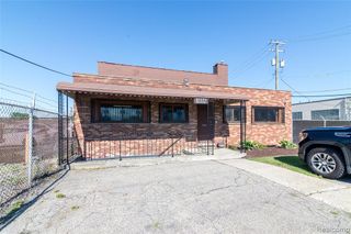 21171 Meyers Road, Oak Park, MI 48237
