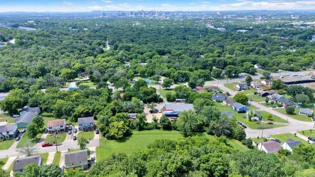 201 Hart Ln, Nashville, TN 37207
