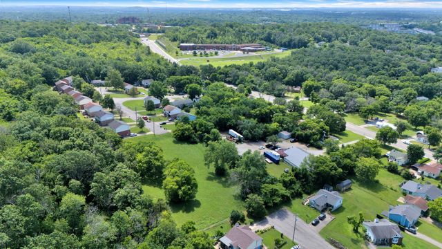 201 Hart Ln, Nashville, TN 37207