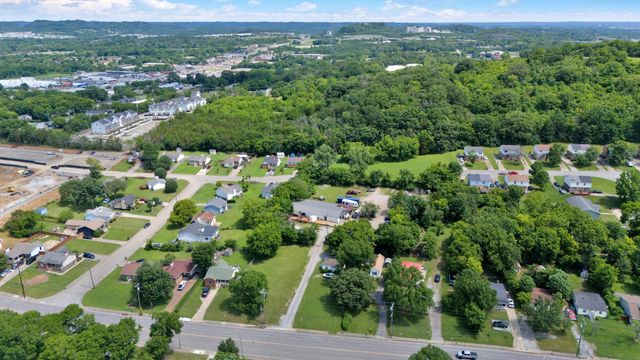 201 Hart Ln, Nashville, TN 37207