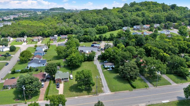 201 Hart Ln, Nashville, TN 37207