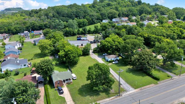 201 Hart Ln, Nashville, TN 37207