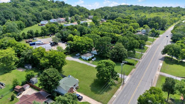 201 Hart Ln, Nashville, TN 37207