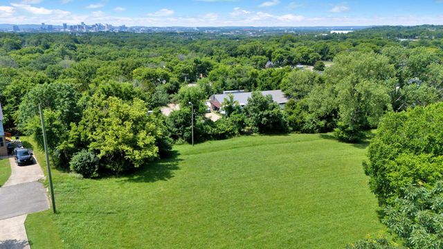 201 Hart Ln, Nashville, TN 37207