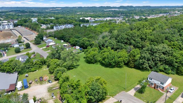 201 Hart Ln, Nashville, TN 37207