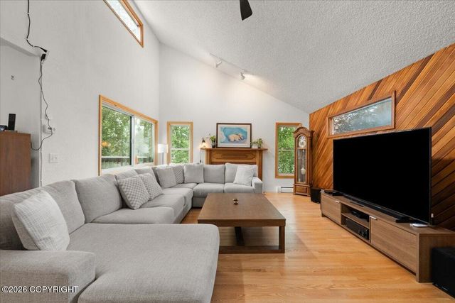 2261 Belmont Drive, Anchorage, AK 99517
