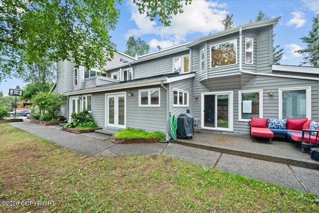 2261 Belmont Drive, Anchorage, AK 99517