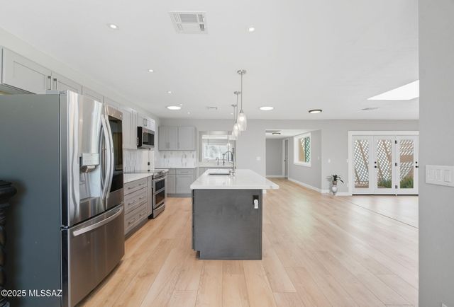 6605 E Vía Cavalier, Tucson, AZ 85715