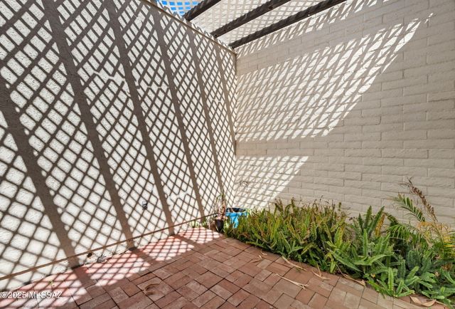 6605 E Vía Cavalier, Tucson, AZ 85715