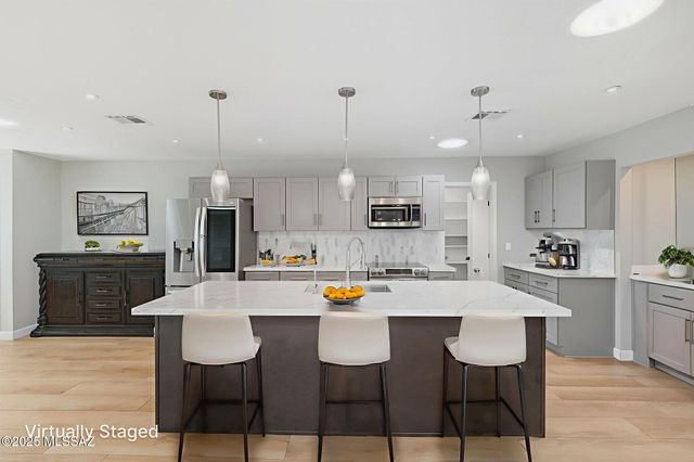 6605 E Vía Cavalier, Tucson, AZ 85715