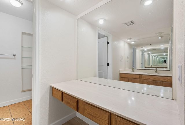 6605 E Vía Cavalier, Tucson, AZ 85715