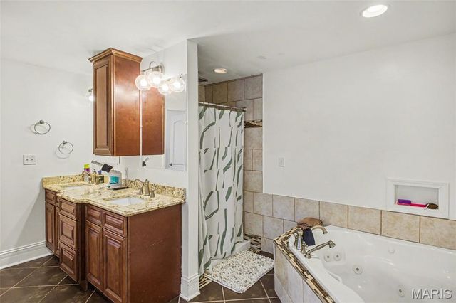 4361 Enright Avenue, St Louis, MO 63108
