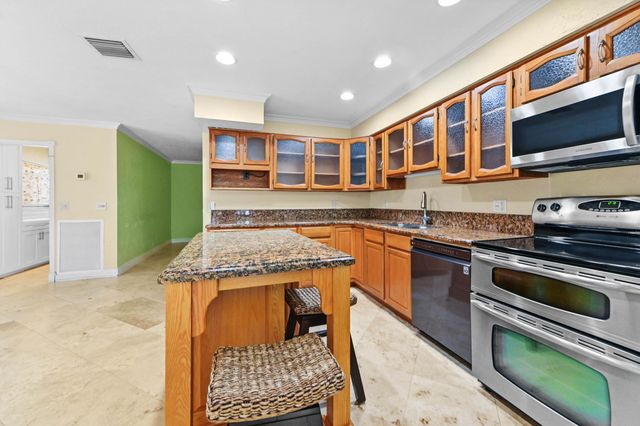 138 NE 29th Street, Wilton Manors, FL 33334