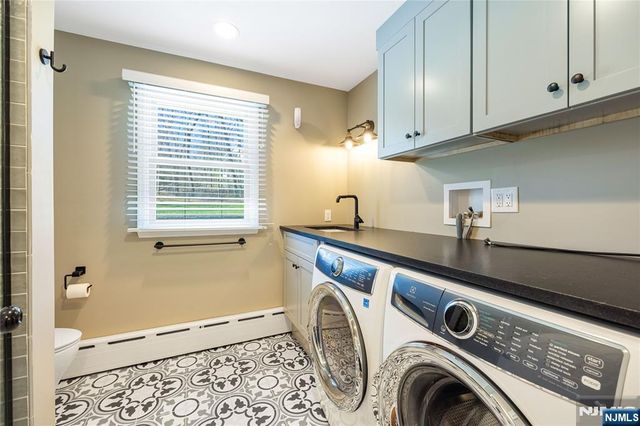 886 High Mountain Road, Franklin Lakes, NJ 07417