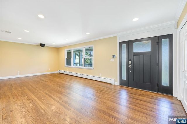 886 High Mountain Road, Franklin Lakes, NJ 07417