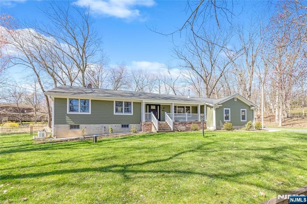 886 High Mountain Road, Franklin Lakes, NJ 07417