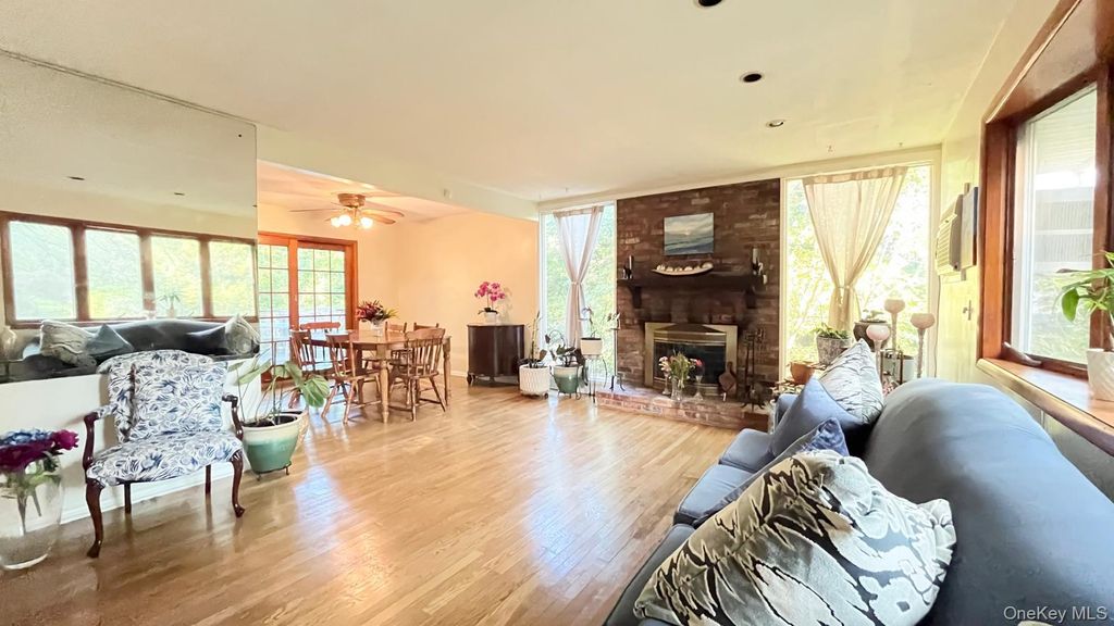 5 Arizona Place, Huntington Station, NY 11746 — photo 4