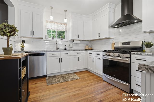 1134 Airport Road, Norton Shores, MI 49441