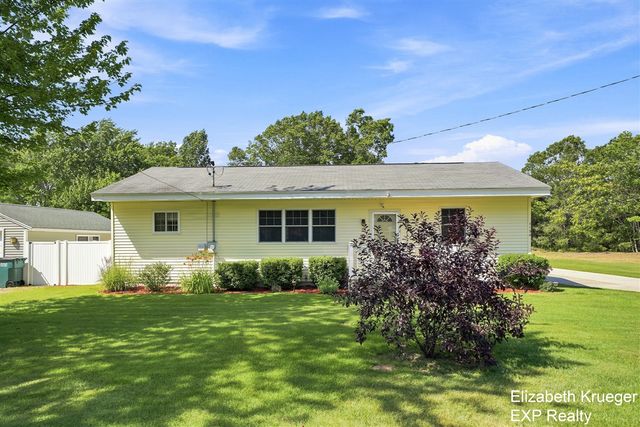 1134 Airport Road, Norton Shores, MI 49441