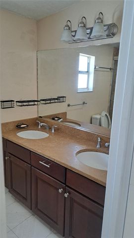 6017 N HALE AVENUE, Tampa, FL 33614