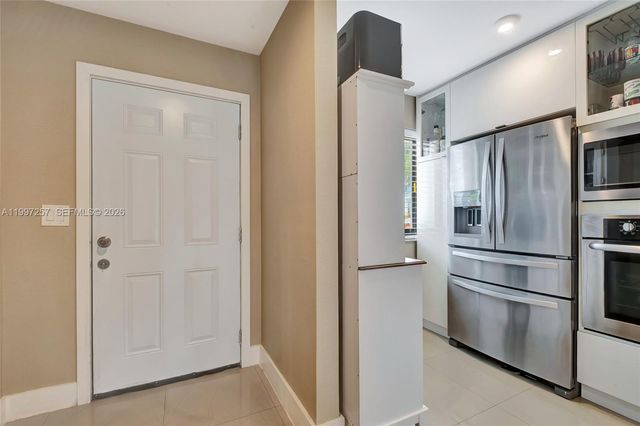 21300 San Simeon Way K2, Miami, FL 33179