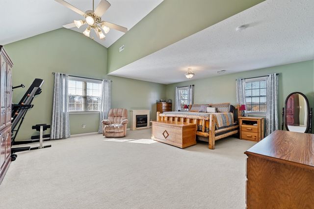 1048 Saint Ives Drive, Hurricane, WV 25526