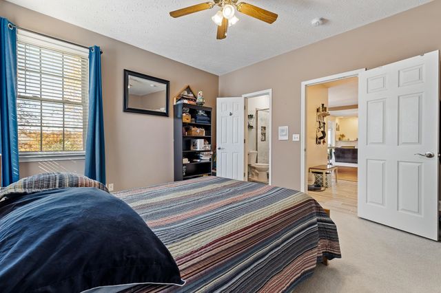 1048 Saint Ives Drive, Hurricane, WV 25526